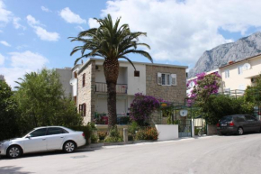 Отель Apartments by the sea Makarska - 6882  Макарска 